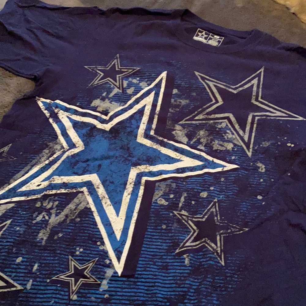 Men’s medium Dallas Cowboys tee